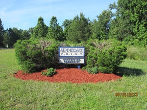 Summerset Bay entrance sign